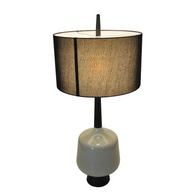 China Nordic modern modern metal table lamp bedside bedroom hotel decorative ceramic lighting table lamp for sale