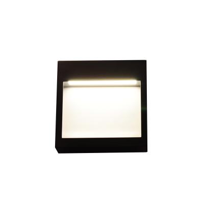 China Modern New Product Metal Decoration LED Square Frosted Acrylic Modern Wall Lamp for sale