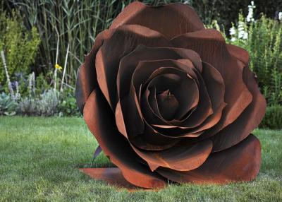 China Rose Flower Corten Steel Sculpture , Rusted Metal Garden Sculptures for sale