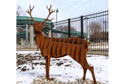 Chine Sculpture extérieure en acier contemporaine en cerfs communs de Corten à vendre