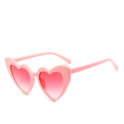 China Fashion Sunglasses 2022 Custom Shades Cat Eye Logo Frame Love Heart Sun Glasses Sun Glasses Fashion Super Supplier Big For Women for sale