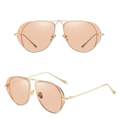 China Metal Outer Frame Activites Clear Lens Tinted Stylish Metal Sun Glasses 2020 for sale