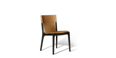 Cina Signora Isadora Chair With Covering di Poltrona in sella Cammello extra - struttura in vendita