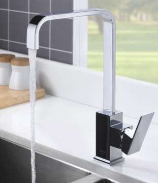 China SUS 304 Modern Sink Faucet Vertical Long Neck Type For Kitchen Sink for sale