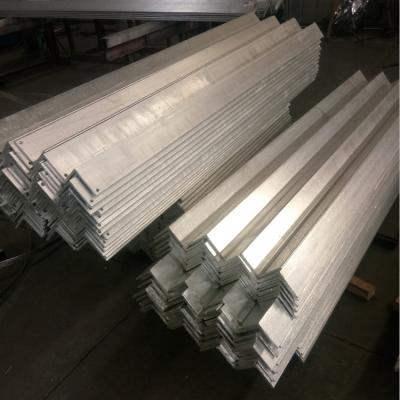 China El ángulo de pared galvanizado 90 grados 6-40m m Q195-Q420 galvanizó el hierro de ángulo de acero laminado en caliente en venta