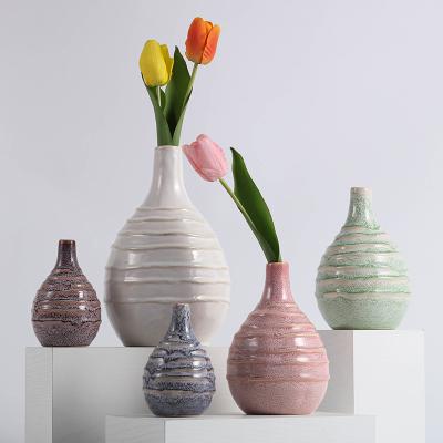 China Modern Wholesale Handmade Ceramic Vase Accessories Table Home Flower Vase for sale