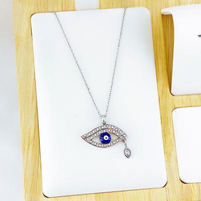 China FASHIONABLE European Personalized Temperament Devil Eye Necklace Simple Custom Promotion Gifts Pendant Necklace for sale