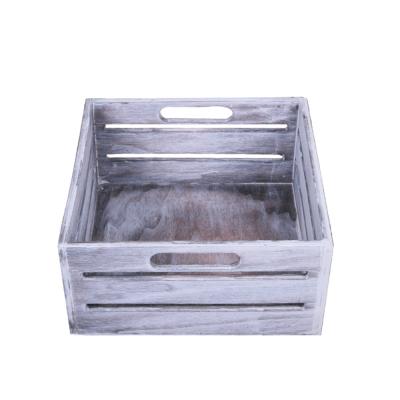 China Sustainable Handmade Wholesale Decorative Wooden Crates Small Farmhouse Storage Wooden Box For Fruit for sale