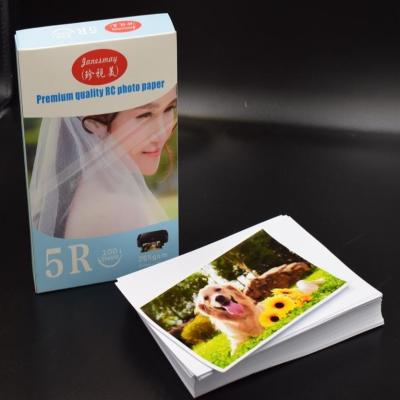 中国 半光沢のある5x7 5Rの樹脂は写真のペーパーに塗った 販売のため