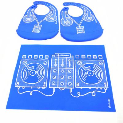 China Baby Sustainable Waterproof Silicone Place Mat Smooth Non Stick Baking Mat Non Slip Foldable Dining Pad for Kids and Toddlers BPA Free for sale