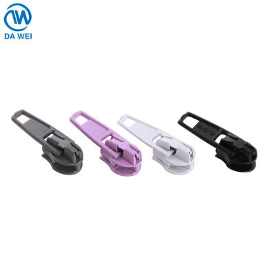 China Custom Size Reversible Auto Lock Color Reversible Auto Lock Dawei Brand Dawei Brand Waterproof Zipper Slider for sale