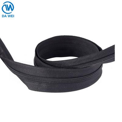 China Dawei brand factory cierre auto lock zipper #5 nylon zipper custom teeth long chain nylon zipper roll for sale