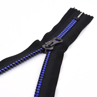 China Yiwu factory dawei brand dress manufacture 5# resin long teeth zipper 5 end zipper narrow roll auto lock for home textile for sale