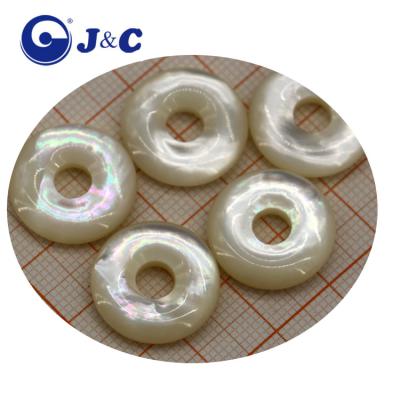 China Dry Cleaning Customize High Quality White Pearl Shell Button For Coat for sale