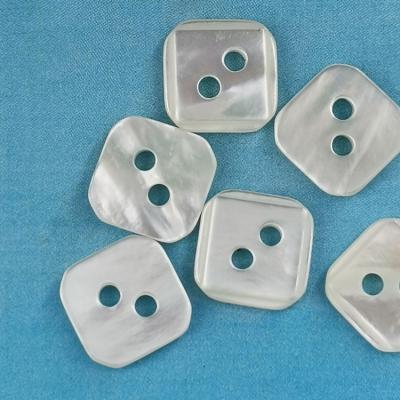 China Wholesale High Quality Natural Pearl Shell Buttons Washable For Female Garment 2 Holes Buttons for sale