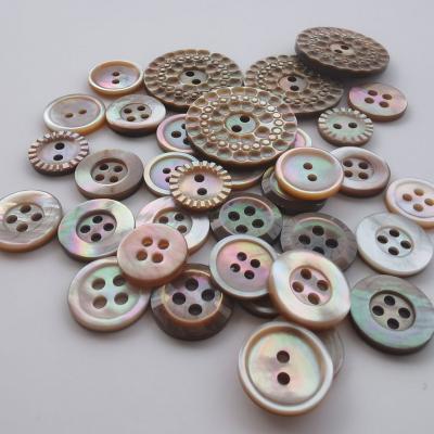 China Washable Customize Your Design Brown MOP Shell Pearlescent Buttons for sale