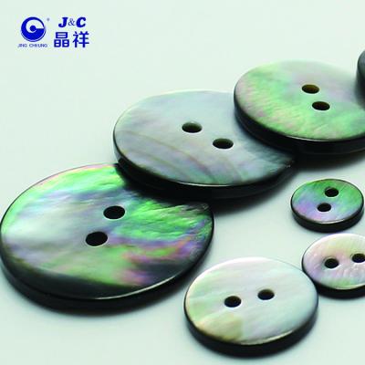 China Sustainable Wholesale Garment Accessory Beads 2 Holes Button Buttons For Clothing for sale