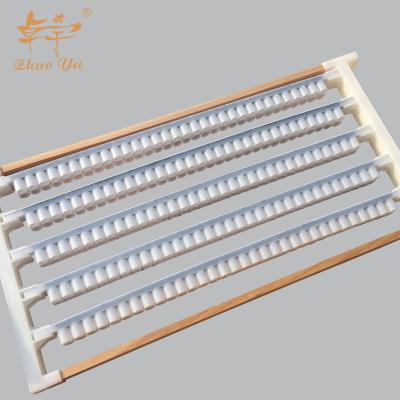 China Queen Raising Kit Beekeeping Beekeeping Plastic Royal Jelly Frame for Machine Single Row and Double Row for sale