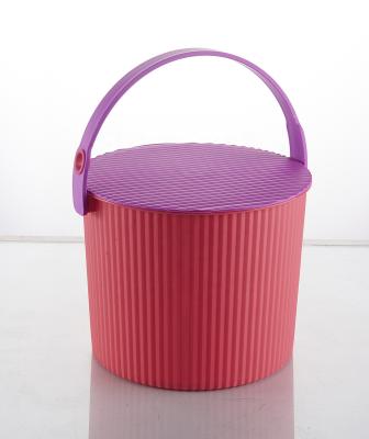 China Sustainable Household Multifunctional Portable Storage 8L Plastic Bucket With Lid for sale