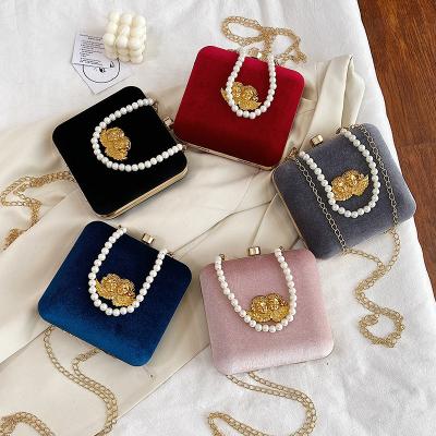 China Fashion New Design BM9418 Pearl Velvet Suede Square Lady Shoulder Crossbody Bag 2021 Fashionable Women Handbags Purses for sale