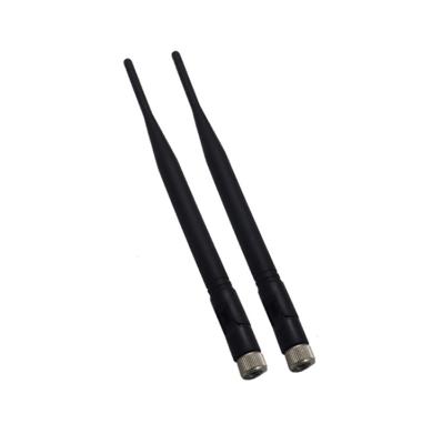 China RF LTE Broadband 5 dBi Signal Router Antennas 700-2700MHz SMA Male 4G Rubber Omnidirectional Antenna for sale