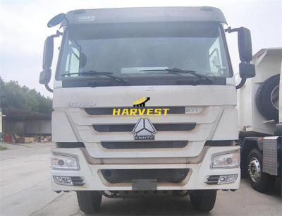 Cina I compartimenti di Howo 6x4 400hp 24m3 3 riforniscono il camion cisterna di combustibile con il rimorchio dell'olio 22m3 in vendita