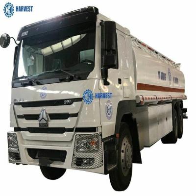 Cina 12R24 gomma il camion cisterna del combustibile dei compartimenti 26000L di Sinotruk 6x4 371hp 6 in vendita