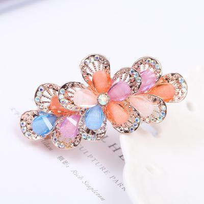 China Hairwear Decoration Women Girl Beauty Flower Metal Crystal Hair Accessories Small Claw Hair Clips for sale