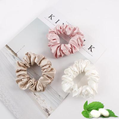 China Hair Decoration Girl Hair Scrunchies 100% Organic Silk Hair Scrunchies Luxury Silk Hair Bands Silk Hair Scrunchies Set for sale