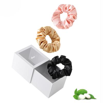 China Luxury Hair Decoration 100% Silk Hair Scrunchies Set Mulberry Silk Headband for sale