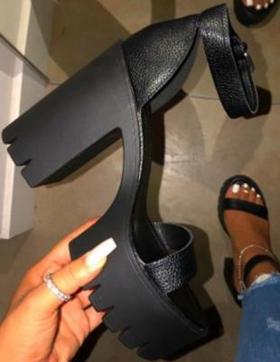 China 2021 Fashion Trend Open-Toe Sandals Outdoor Thick Ladies Black Ladies High Heels Sandals for sale