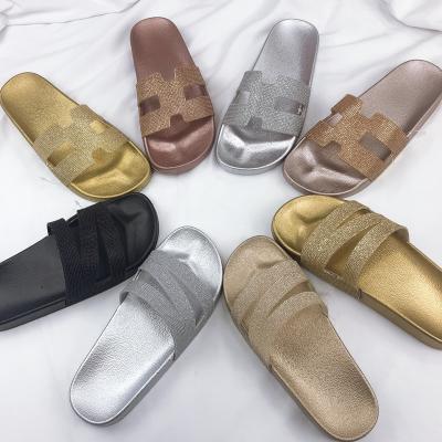 China Anti-odor slip-proof thick-soled lady slippers for summer fashion and leisure in 2020 for sale