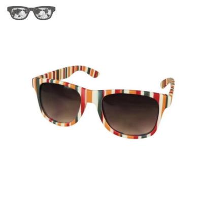 China Fashion Sunglasses Classic Stripes Pattern Rubber Top Coat PC Graduated Sunglasses Available for sale