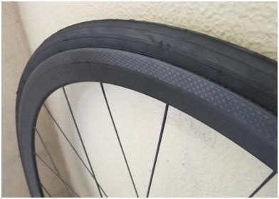 Κίνα Ελαφριές ρόδες επιχειρημάτων Wheelset άνθρακα ποδηλάτων αγώνα συνήθειας 700c προς πώληση