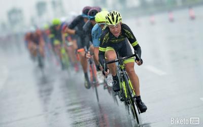 China De stijve Sterke 38mm Randen van de de Vezelfiets van de Klinknagelkoolstof met Aero-Pijler Spokes Te koop