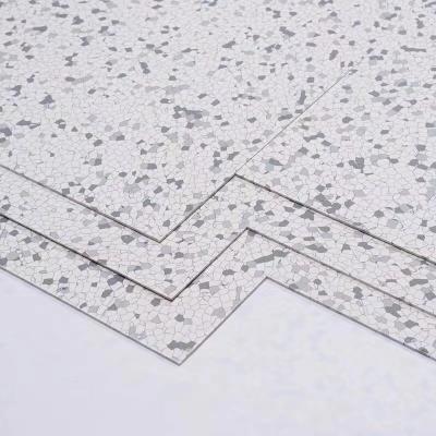 China PVC-ESD-vloeren 600*600*3mm Plastic geleidende antistatische vloeren Te koop