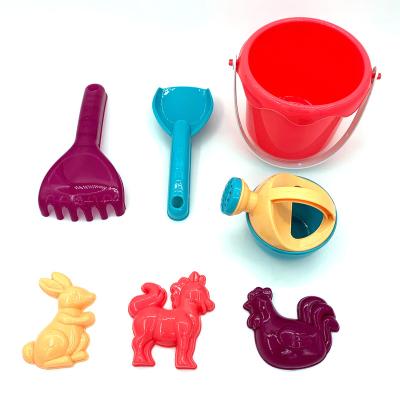 China Funny Beach Sand Toy Summer Outdoor Toys 6PCS Include Eco-Friendly Beach Sand Bucket Silicone Beach Sand Toy Set For Kids With Funny Bucket for sale