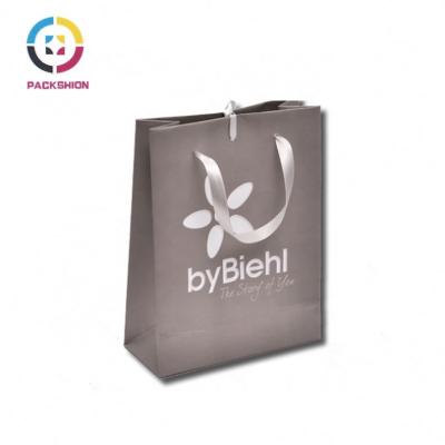 China New Recyclable Customized Logo Luxury Personalized Gift Paper Bag for sale