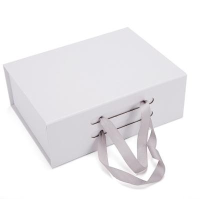 China Disposable Customizable Luxury Package Large Size Gift Foldable Magnetic Paper Box With Ribbon Packaging Paper Boxes With Logo for sale