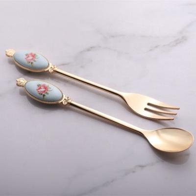 China Golden Viable Small Spoon Tea Coffee Metal Dessert Spoon Luxury Short Cake Dessert Forks for sale