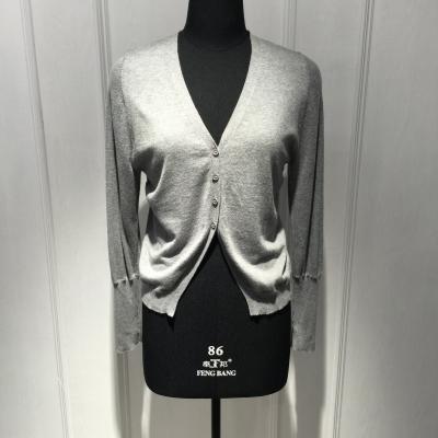 Chine Chandail blanc du cardigan des femmes parfaites de douceur avec les poches BGAX013 à vendre