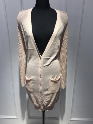 Chine Chandail gris du cardigan des femmes faites sur commande de taille, chandails légers de cardigan à vendre