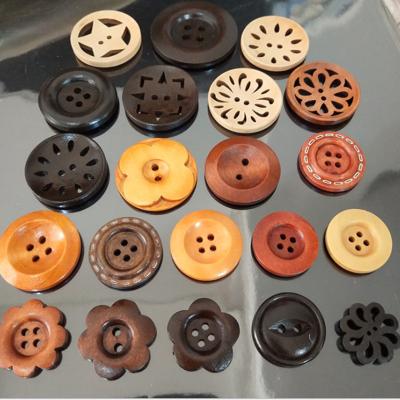 China Dry Cleaning 50 PCS Wooden Button Coat Suit Button Sets With Round Wooden Button for sale