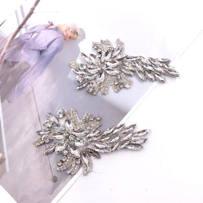 China Handmade Elegant Crystal Bridal Shoe Clips For High Heel Shoe Party Decoration Accessories for sale