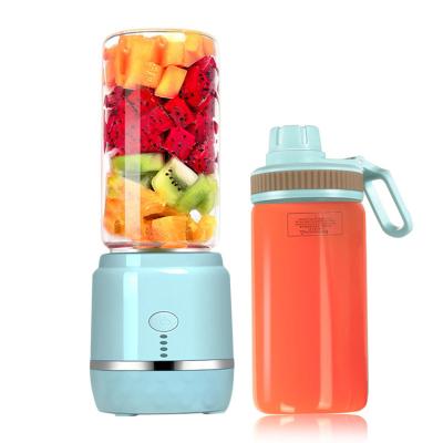 China Hot Selling Mini USB Smoothies Juicer Personal Rechargeable Electric Cup Easy Handling Portable Blender for sale