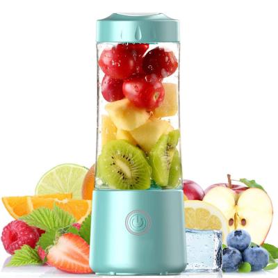 China Hot Selling Household Mini Wireless Hand Held Portable Easy Handling Electric Blender Waterproof for Juice Making for sale