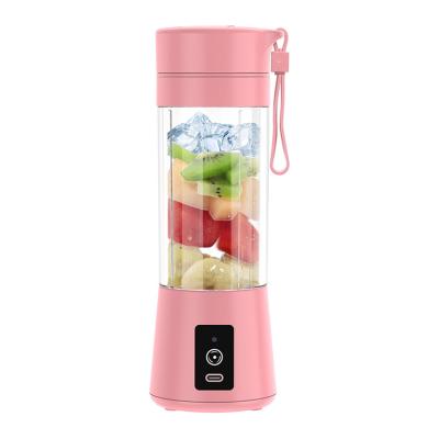 China Top Merchants 380ml USB Rechargeable Fruit Juicer Mini Rechargeable Blender Portable Easy Handling Juicer for sale