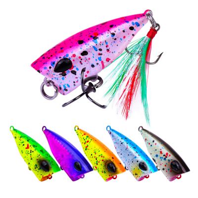 China Vivid Fish Action 4.3cm Feather 4g Artificial Hook Water Swimming Top Snap Lures Sea Fish Hard Baits for sale