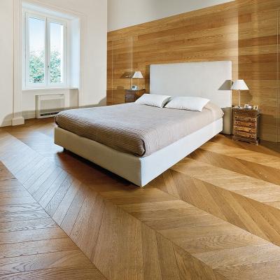 China Traditional Engineered Chevron Oak Wood Flooring Hungarian Point Design Parquet for sale