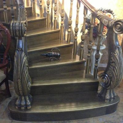 China Traditional Stair Case Red Oak Wood Stair Baluster and Pillar Balustrade Stair Tread Riser Newel Post Wooden Stair Nosing for sale